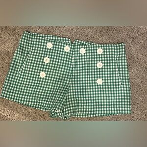 Max Studio Green white checkered shorts  size 10 NWT